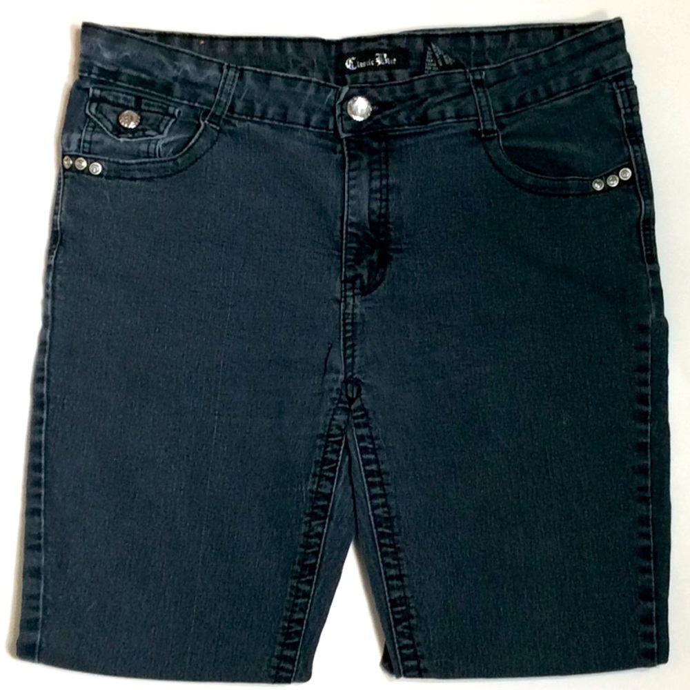 Rhinestone Button Jeans w/Decorative Back Pockets